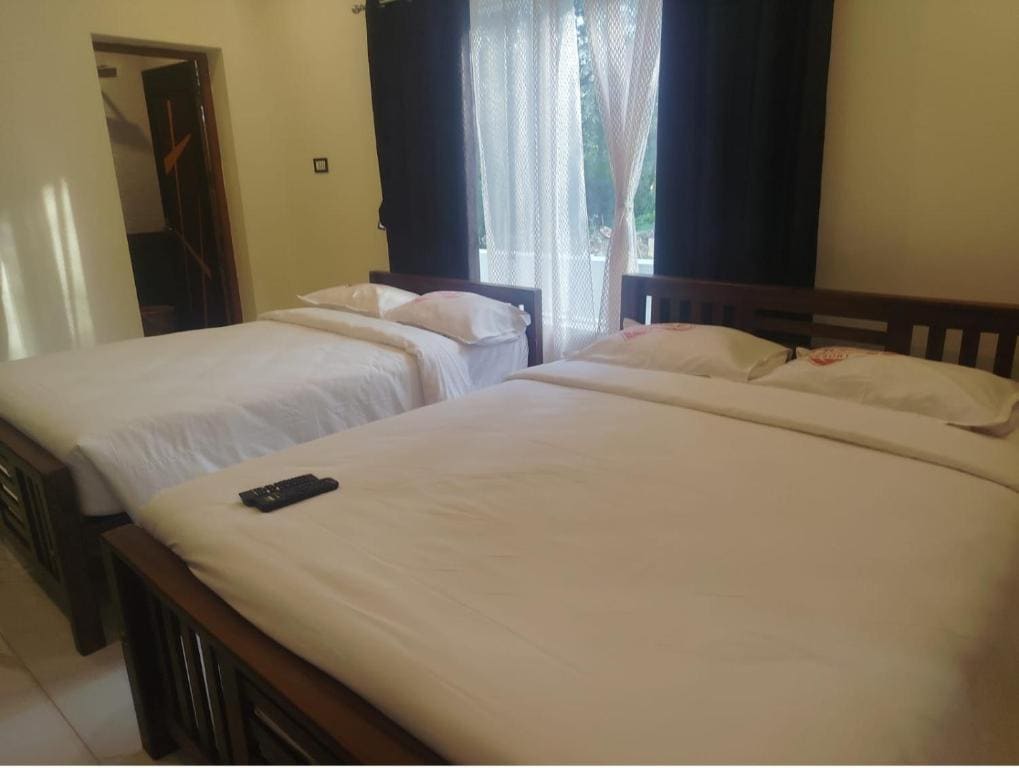 Deluxe Double Room room - Image 2