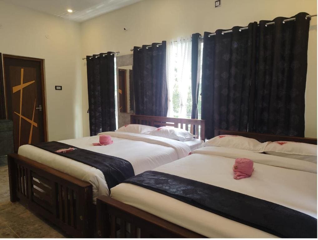 Deluxe Queen Room room - Image 2
