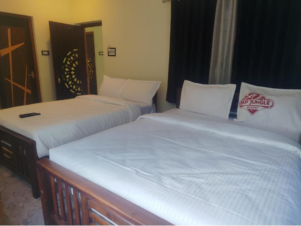 Deluxe Queen Room room - Image 1