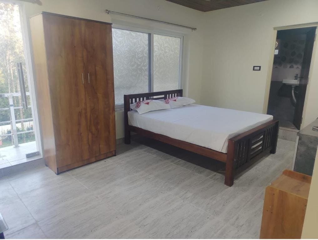 Family Room room - Image 2