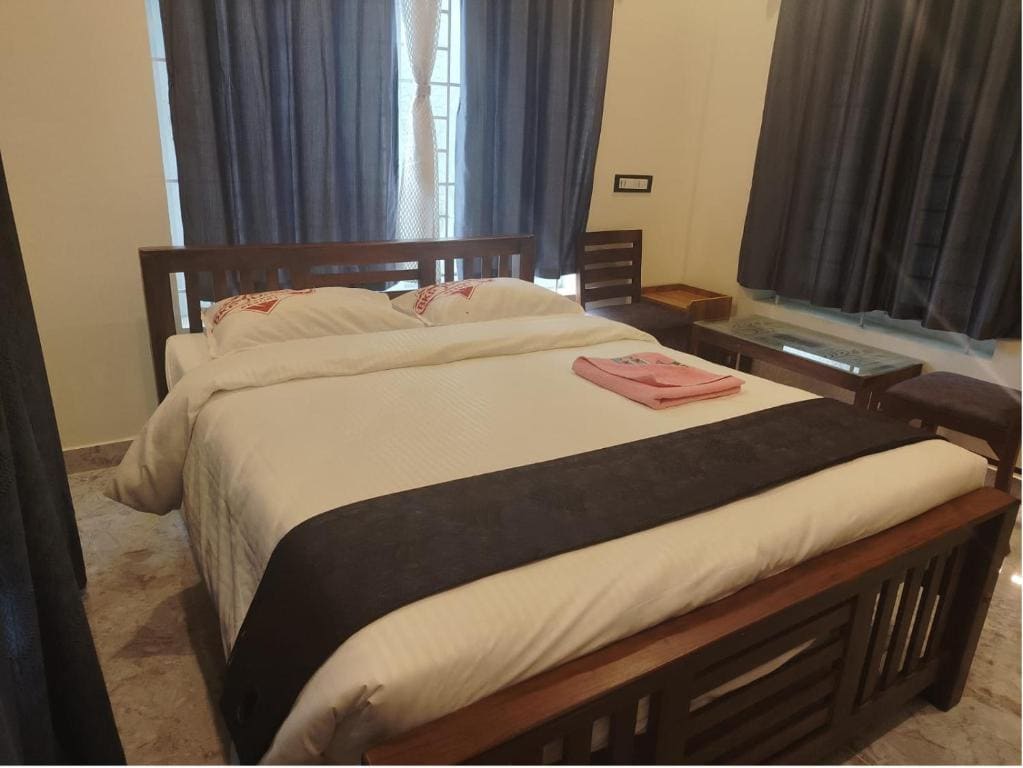 Standard Queen Room room - Image 2