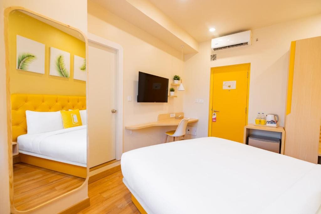Deluxe King Room room - Image 2