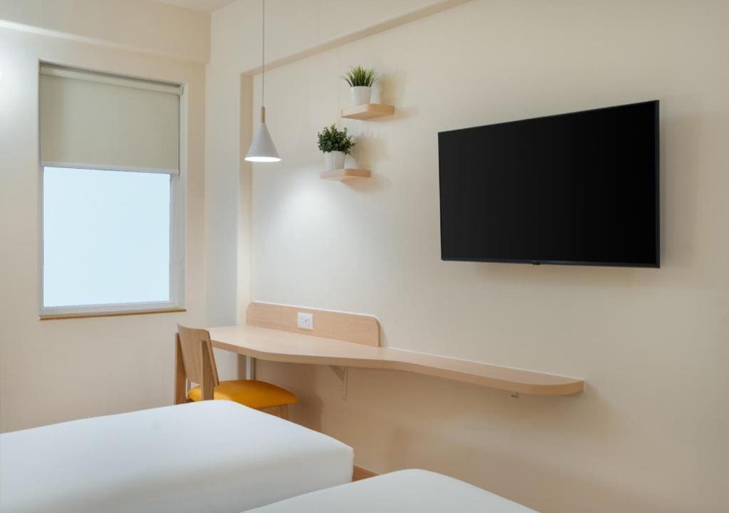 Deluxe Twin Room room - Image 2