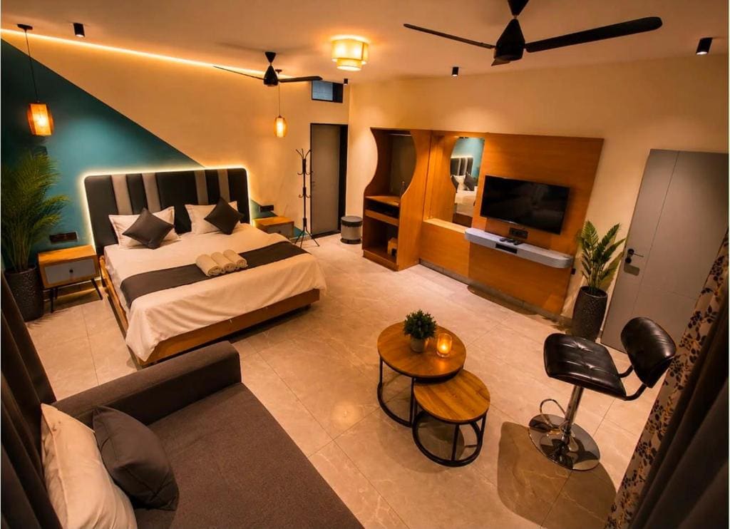 Deluxe Family Room room - Image 2