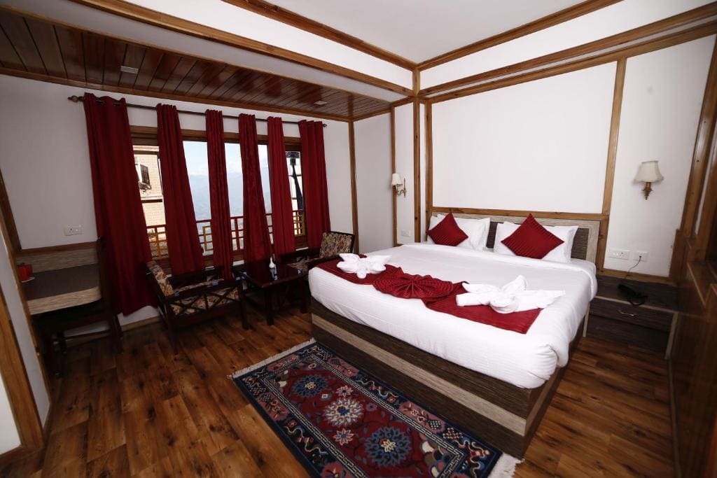 Superior Deluxe Double or Twin Room room - Image 2