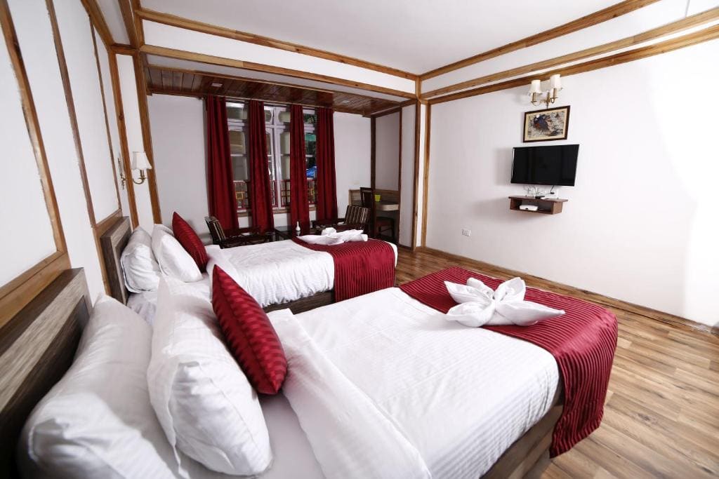 Superior Deluxe Double or Twin Room room - Image 3