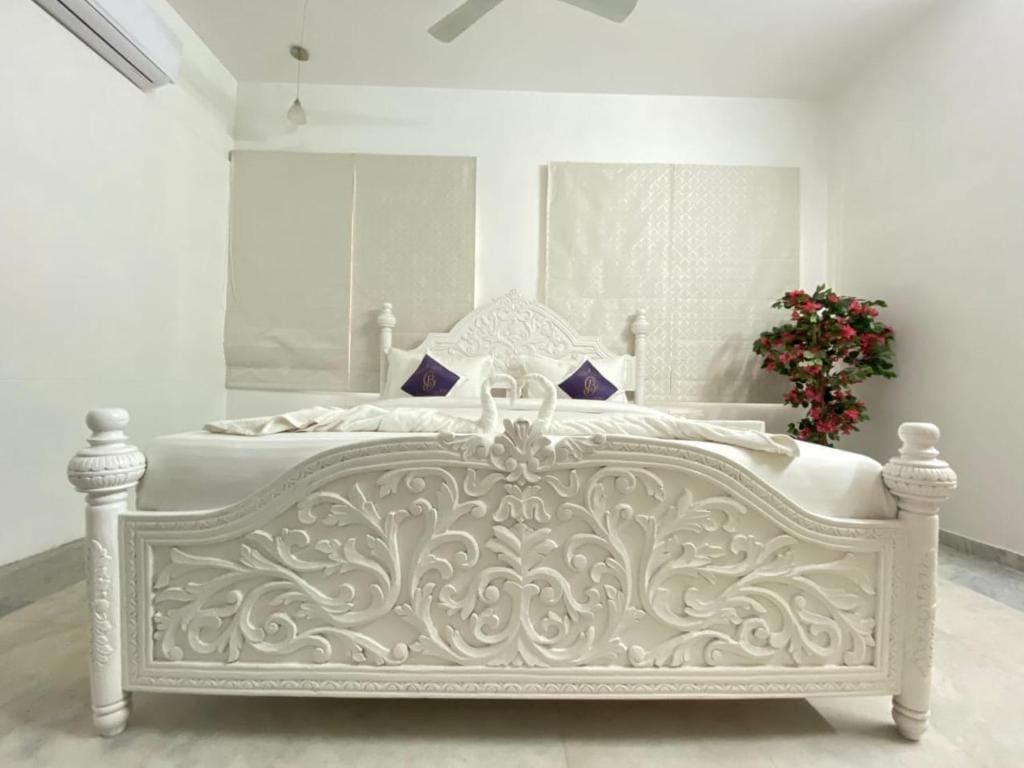 Deluxe Room room - Image 3