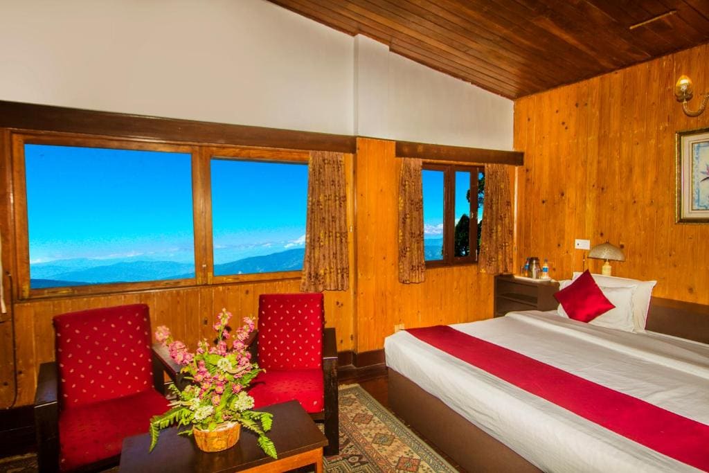 Superior Double Room with Complimentary High Tea room - Image 1