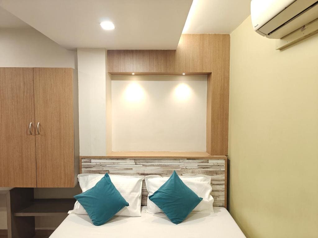 Deluxe Double Room room - Image 2