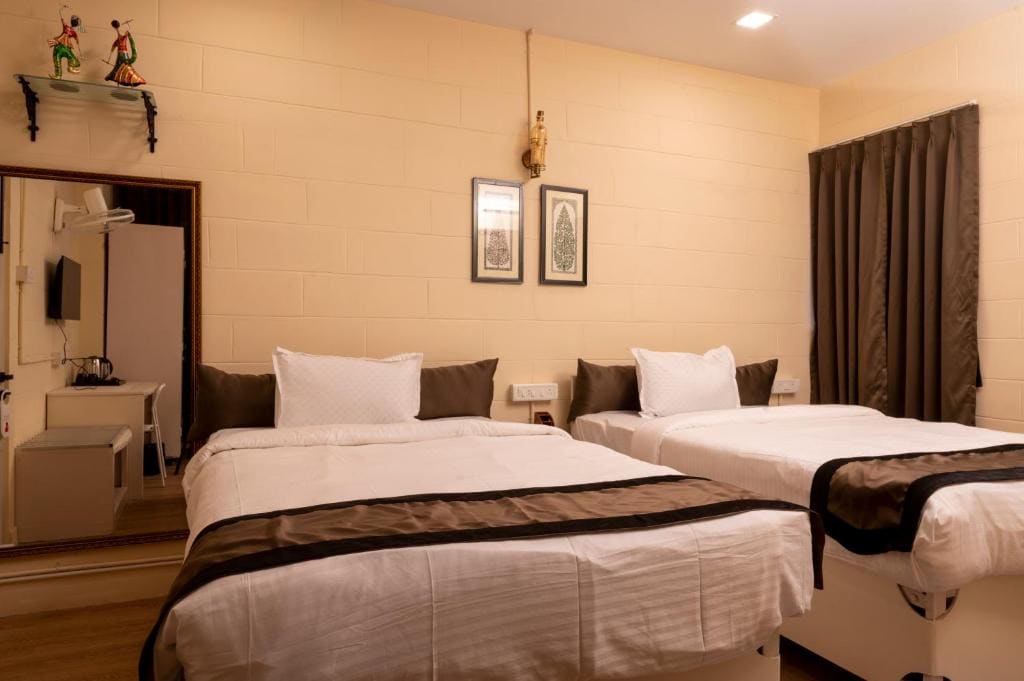 Deluxe Room room - Image 2