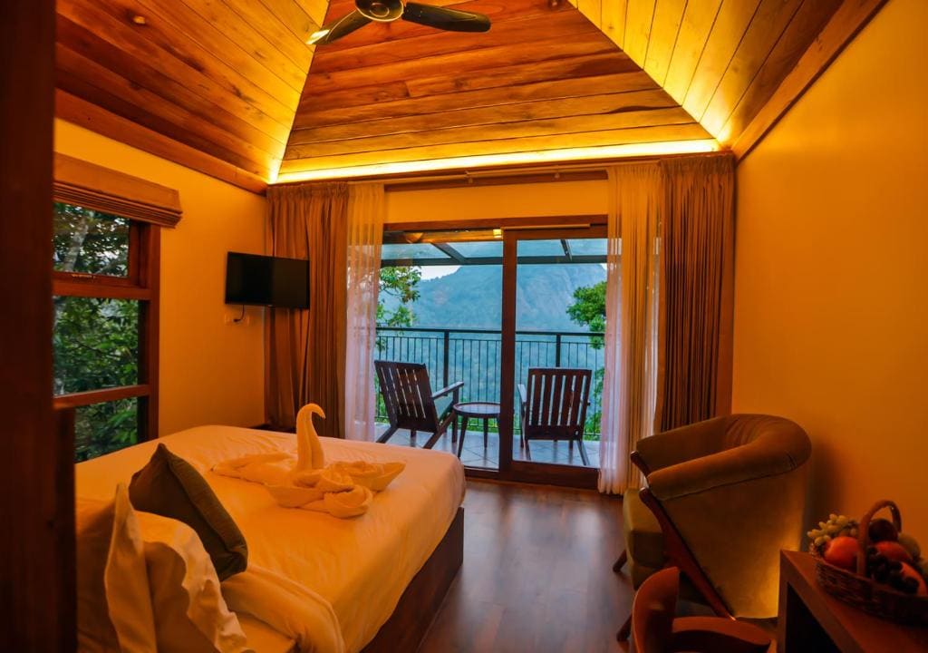 Double Room with Balcony room - Image 2