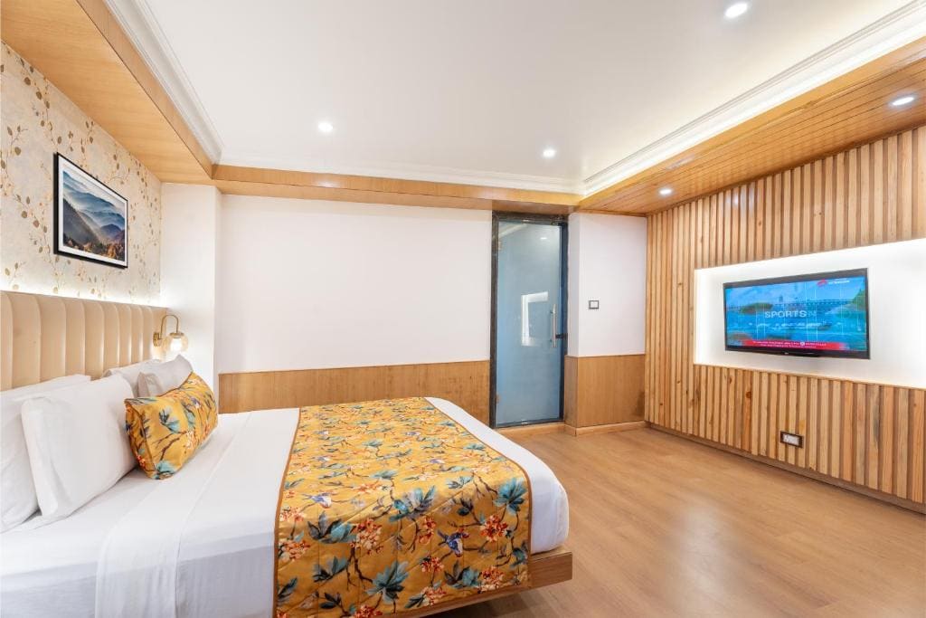 Deluxe Room With Sofa cum bed room - Image 3