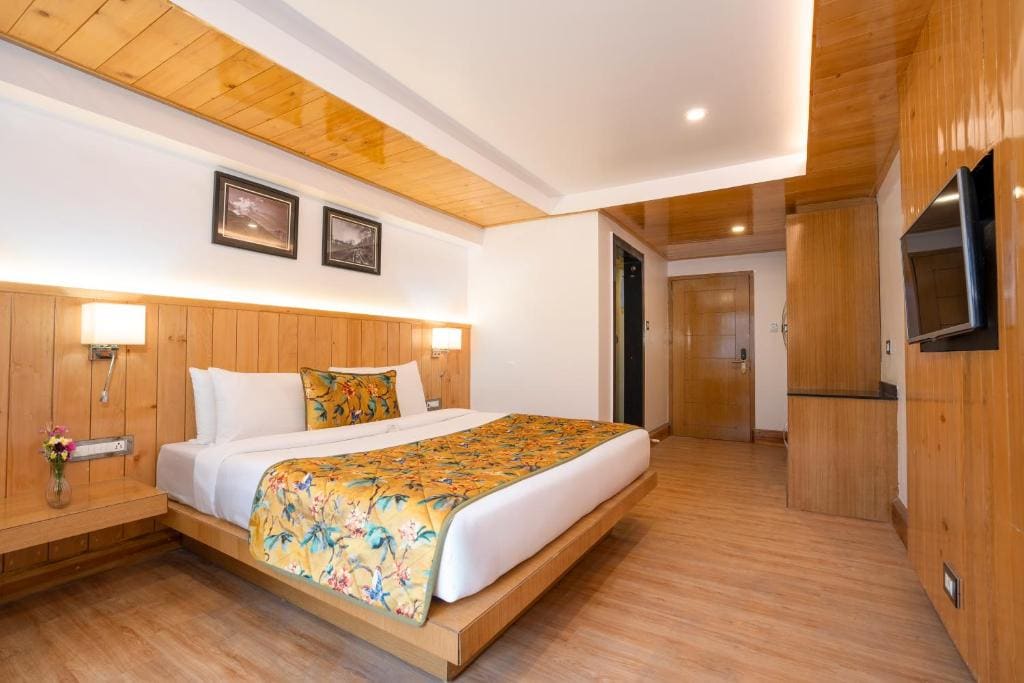Deluxe Room room - Image 2