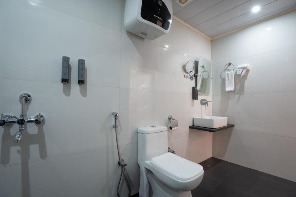 Deluxe Room room - Image 3