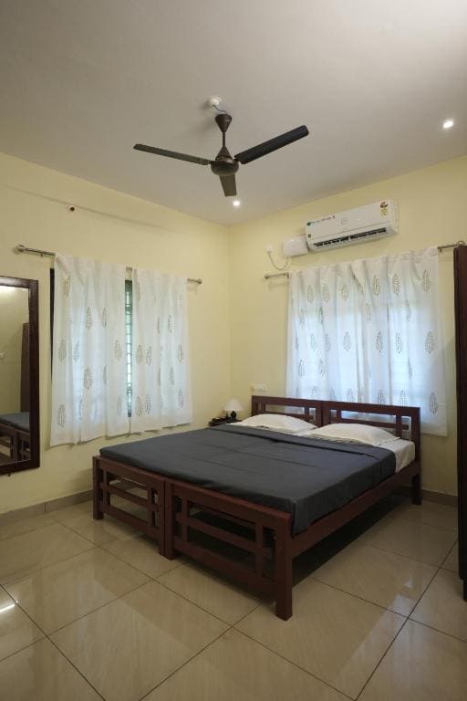 King Room with Garden View room - Image 1