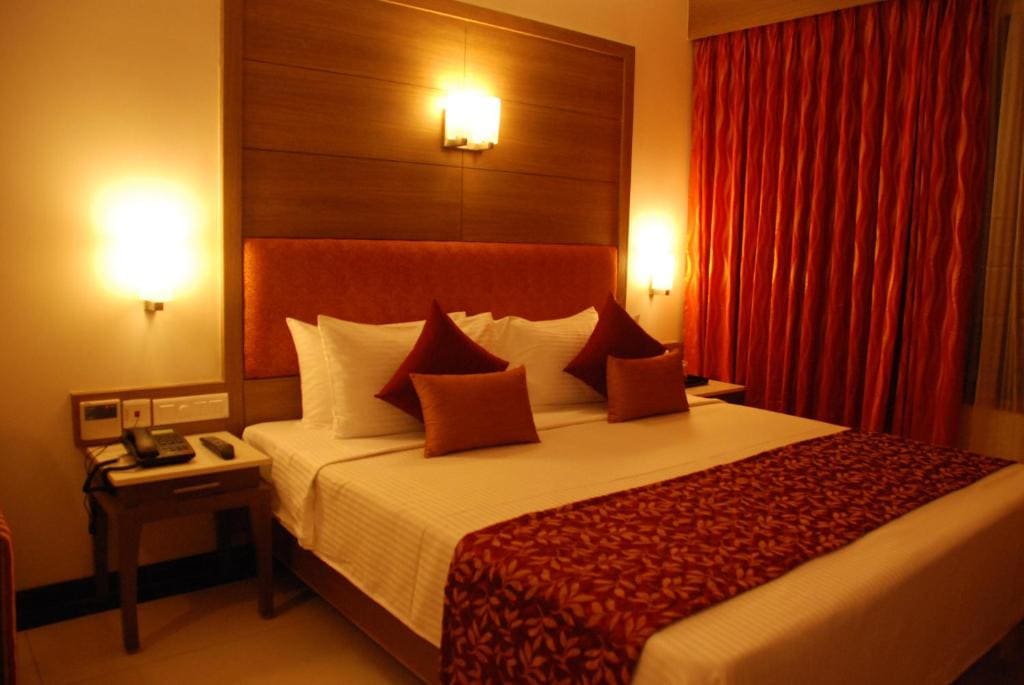 Deluxe Double Room (2 Adults + 1 Child) room - Image 1