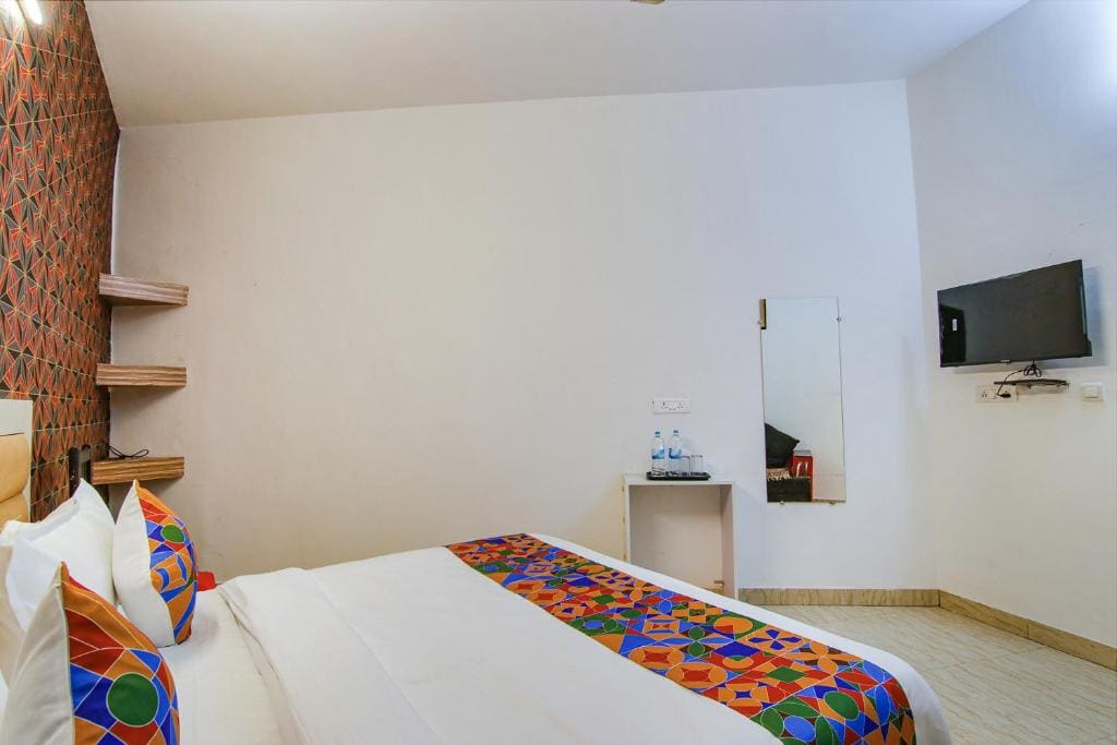 Deluxe Room room - Image 2