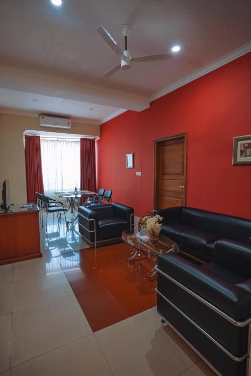 Deluxe Suite room - Image 3
