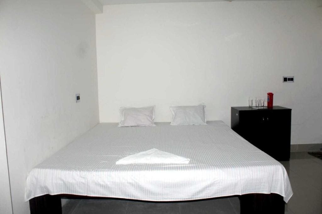 Classic Triple Room room - Image 2