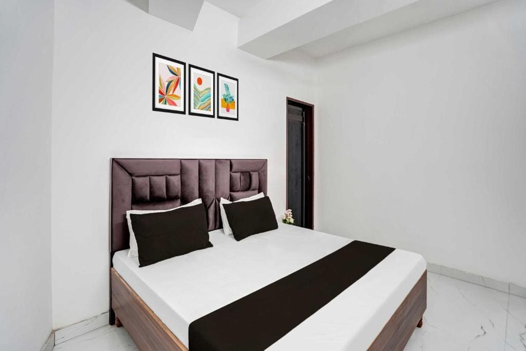 Classic Triple Room room - Image 2