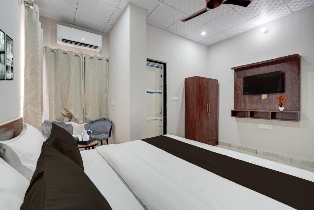 Classic Triple Room room - Image 2