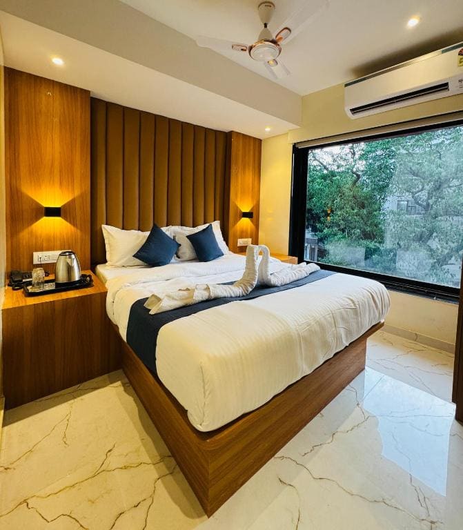 Deluxe Double Room room - Image 2