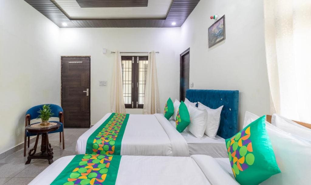 Deluxe Family Room room - Image 1