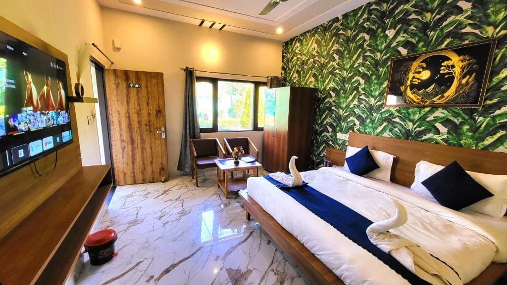 Queen Room with Garden View room - Image 3