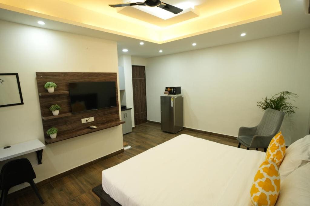 Studio with Balcony room - Image 3