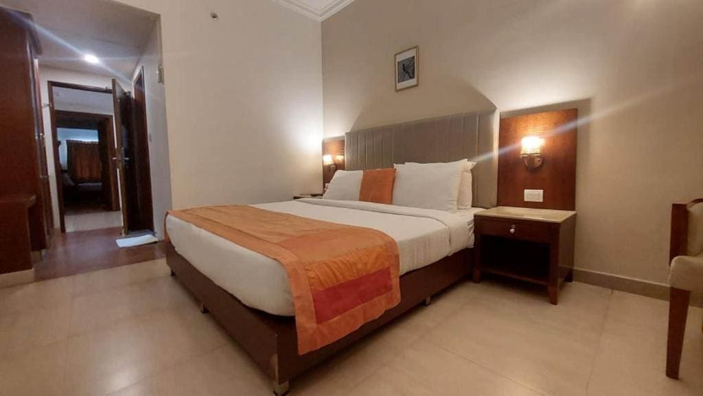 Deluxe Double Room room - Image 2