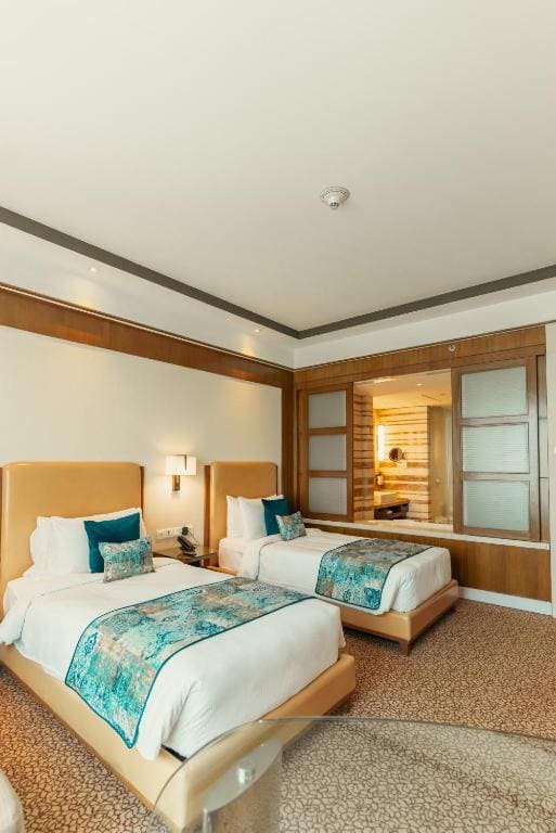 Standard Twin Room - Top Floor/Lounge Access room - Image 1