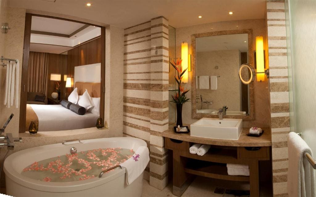 Standard King Room room - Image 3