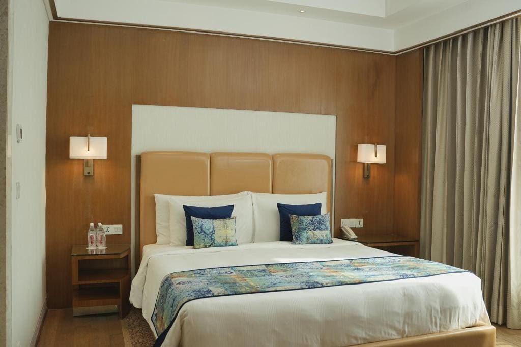 Standard Room Offers Buy1Get1 on Premium beverages between 11amto7pm and 15% discount on Food and Soft beverages, SPA and Laundry room - Image 3