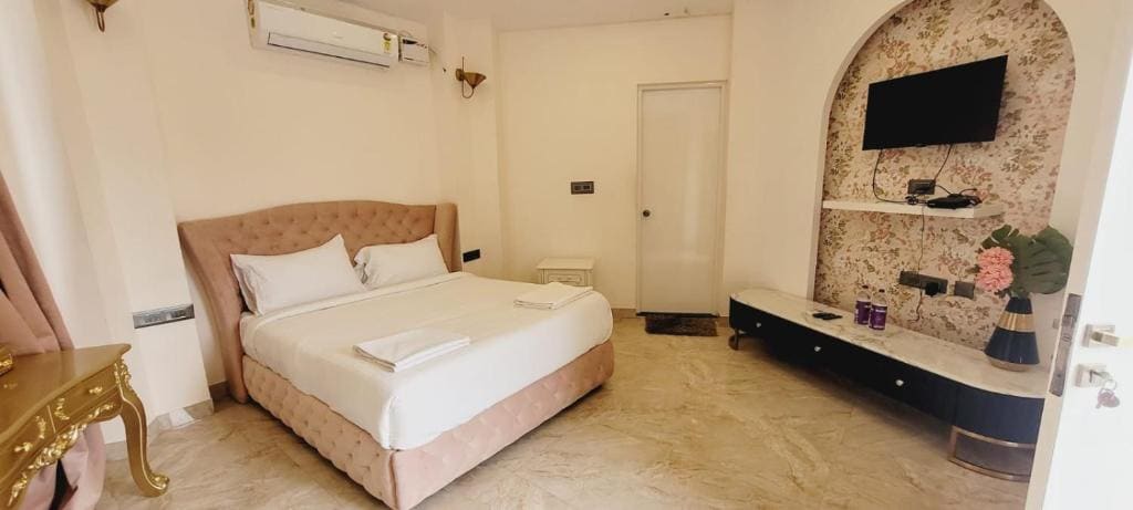 Queen Room with Garden View room - Image 1