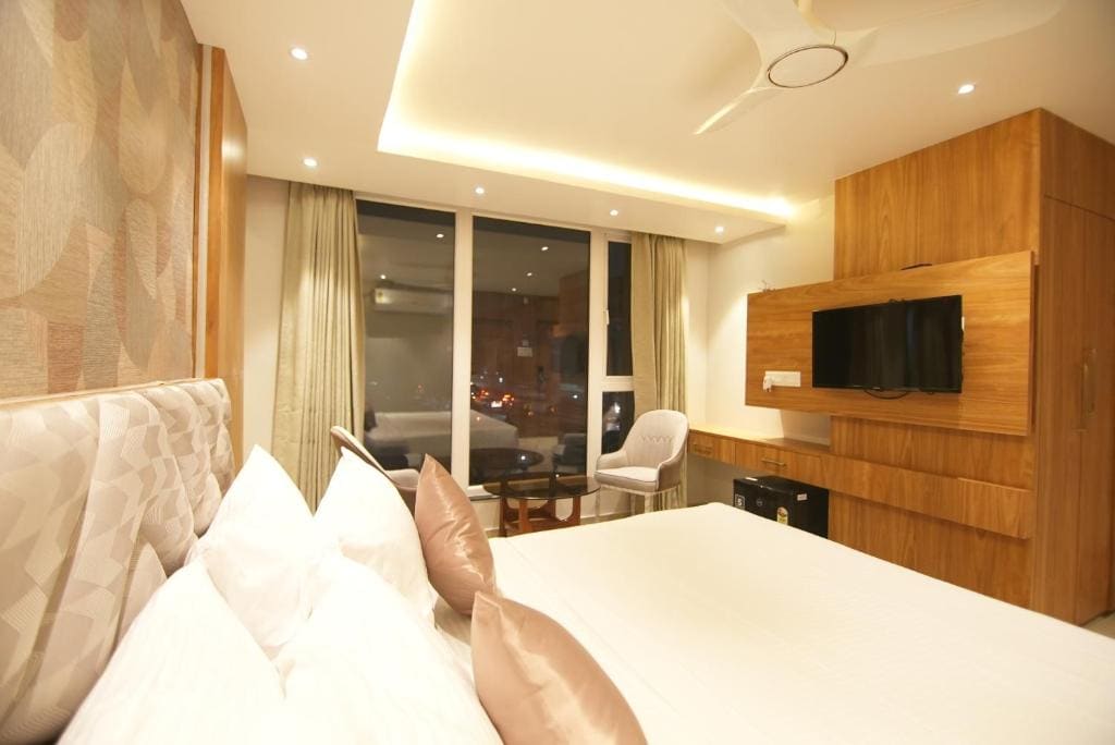 Superior King Room room - Image 3