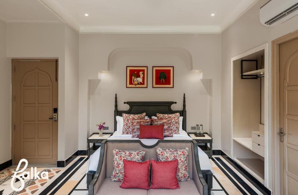 Luxury Suite Private Pool room - Image 3