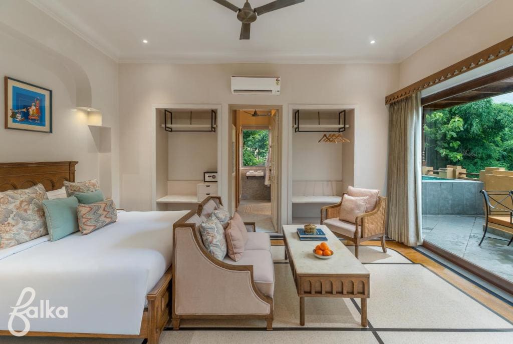 Luxury Suite With Jacuzzi room - Image 3