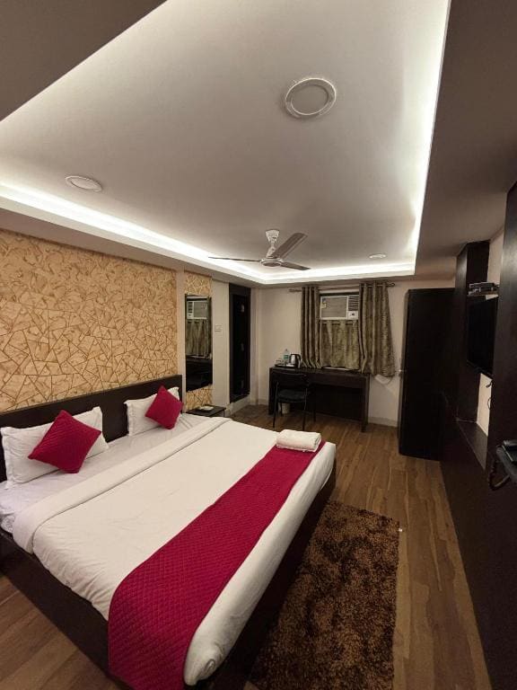 Deluxe Room room - Image 2