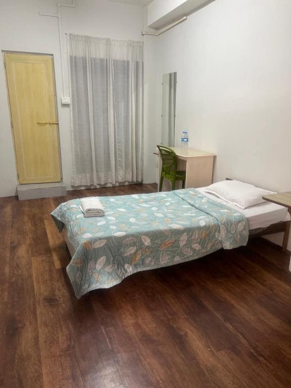 Budget Single Room room - Image 1