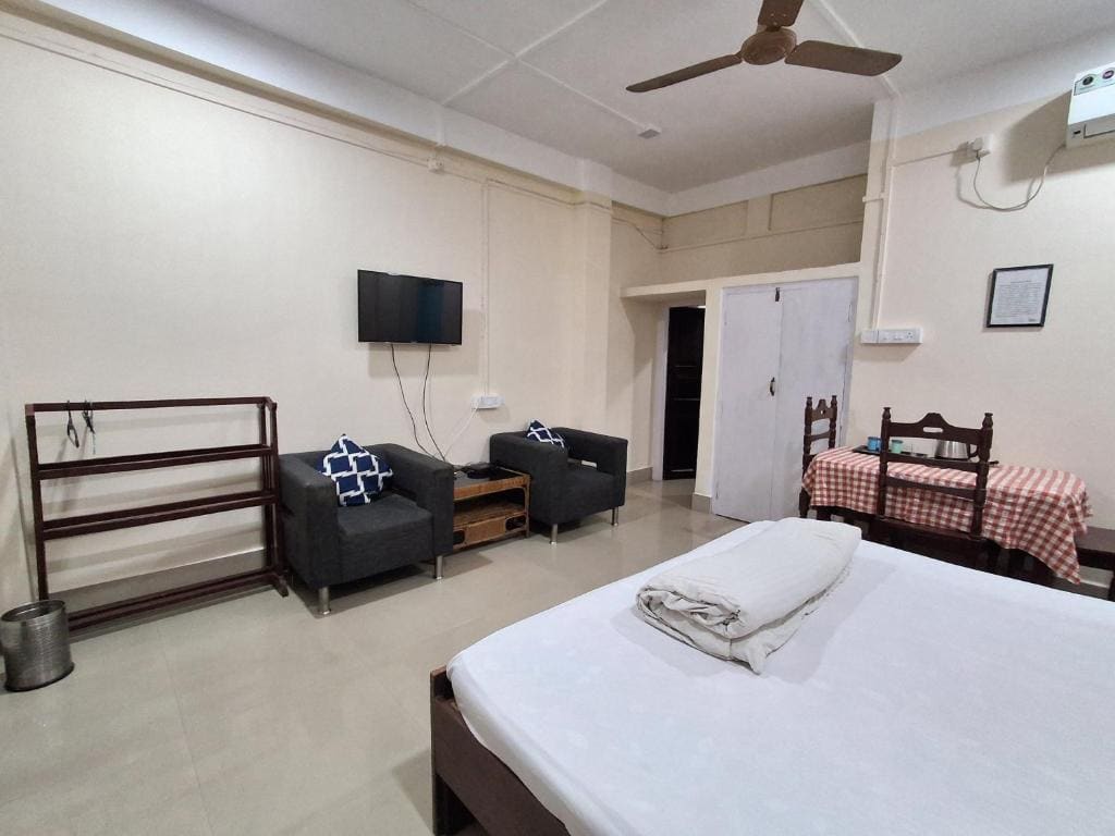 Deluxe Family Suite room - Image 2