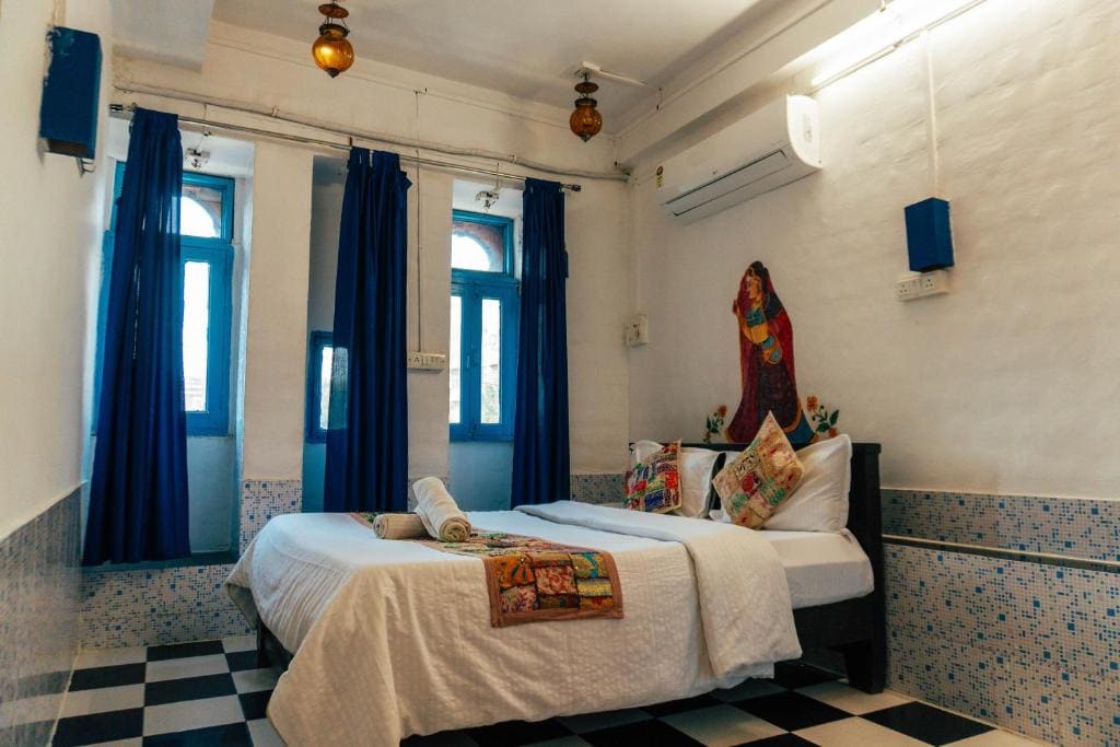 Deluxe Double Room with Castle View room - Image 3
