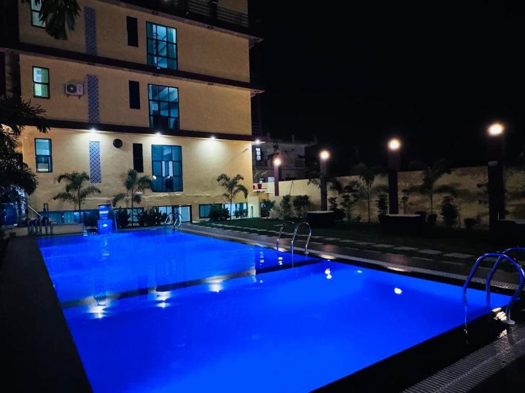 Deluxe Double Room with Balcony room - Image 3