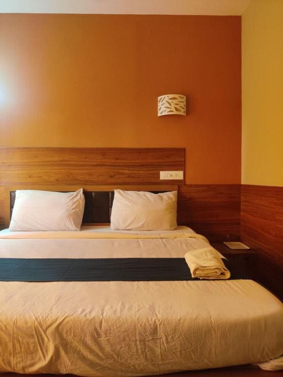 Deluxe Room room - Image 1