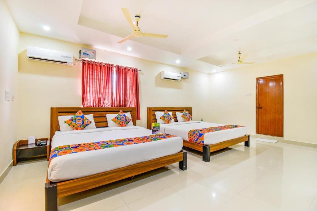Family Room room - Image 1