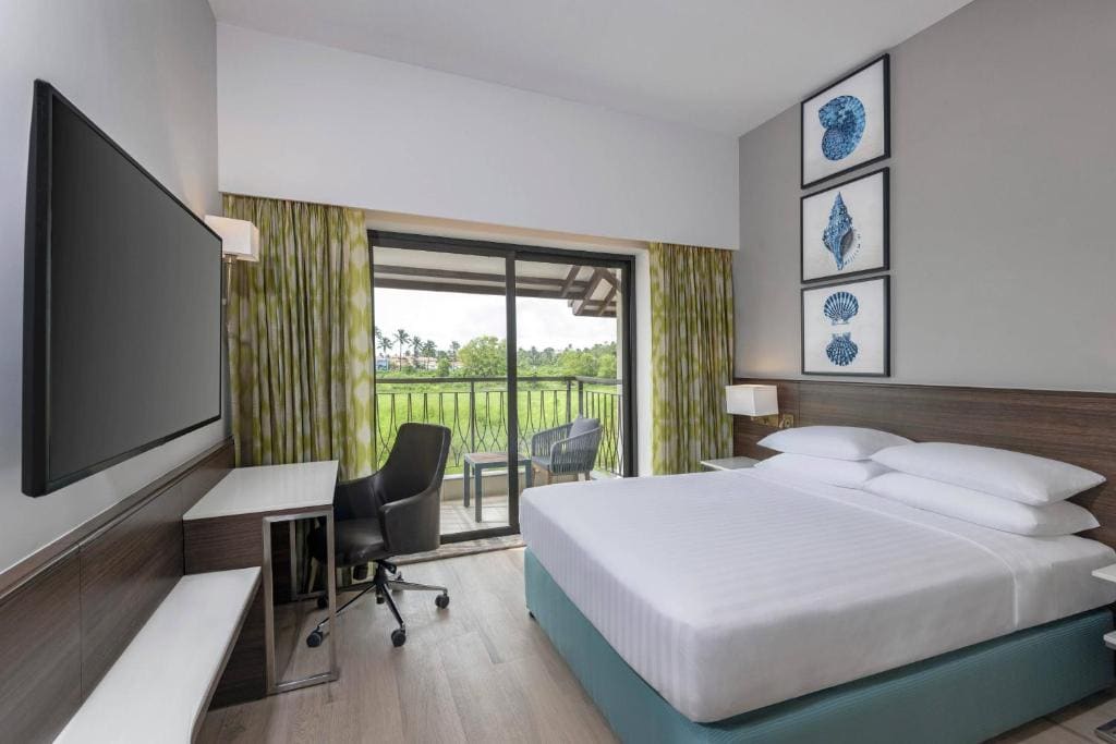 Fairfield Deluxe Room with Balcony - Complimentary evening high tea on day of arrival between 4.30 PM and 6.30 PM (validity 30th Sep, 2026) - Beer on Arrival room - Image 2