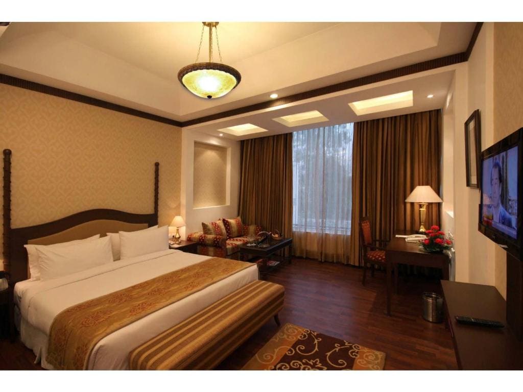 Deluxe Room room - Image 2