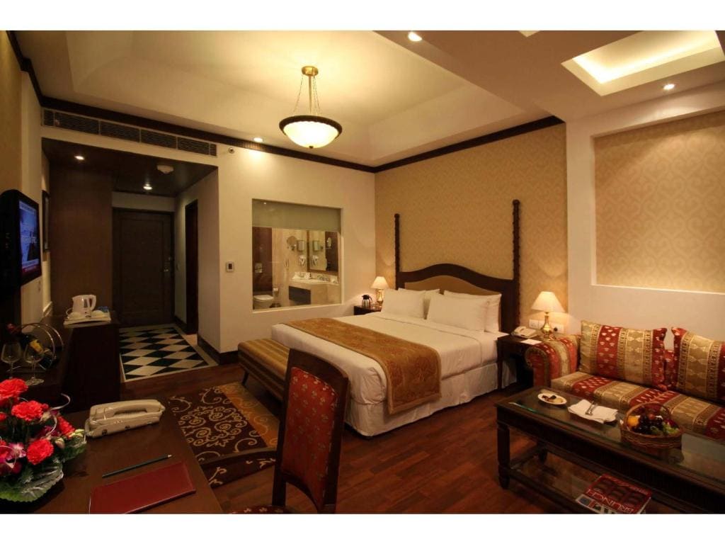 Deluxe Room room - Image 1