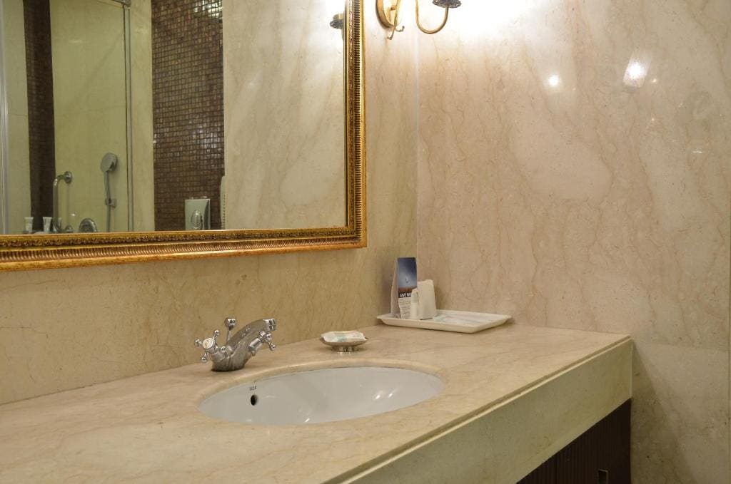 Superior Double Room room - Image 2