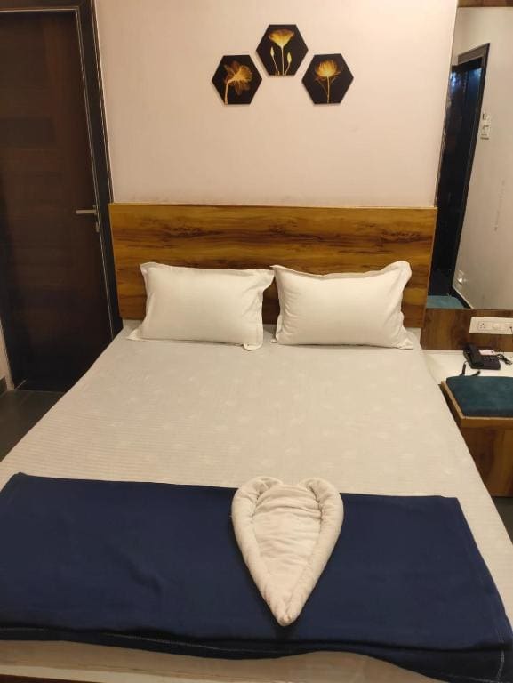 Deluxe Room room - Image 3