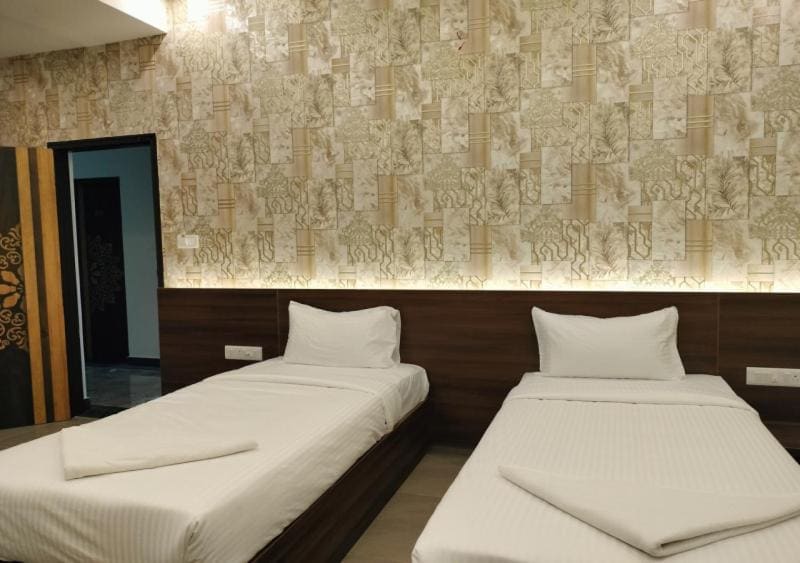Deluxe Double or Twin Room room - Image 2